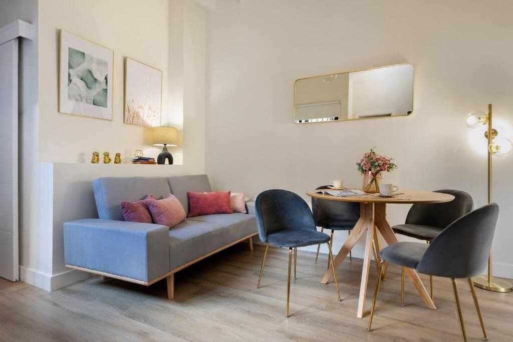 Monkeys Apartments San Roman Deluxe Sevilla Bagian luar foto
